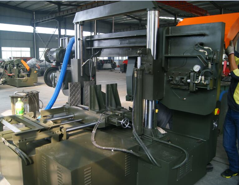 China-Automatic-Double-Column-Horizontal-Bandsaw-Iron-Steel-Metal-Bandsaw-Machine (4).jpg
